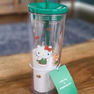 NWT Starbucks Hello Kitty 24oz Tumbler